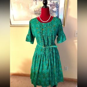 NWT Disney Parks Orange Bird Dress Shop Dress size large.